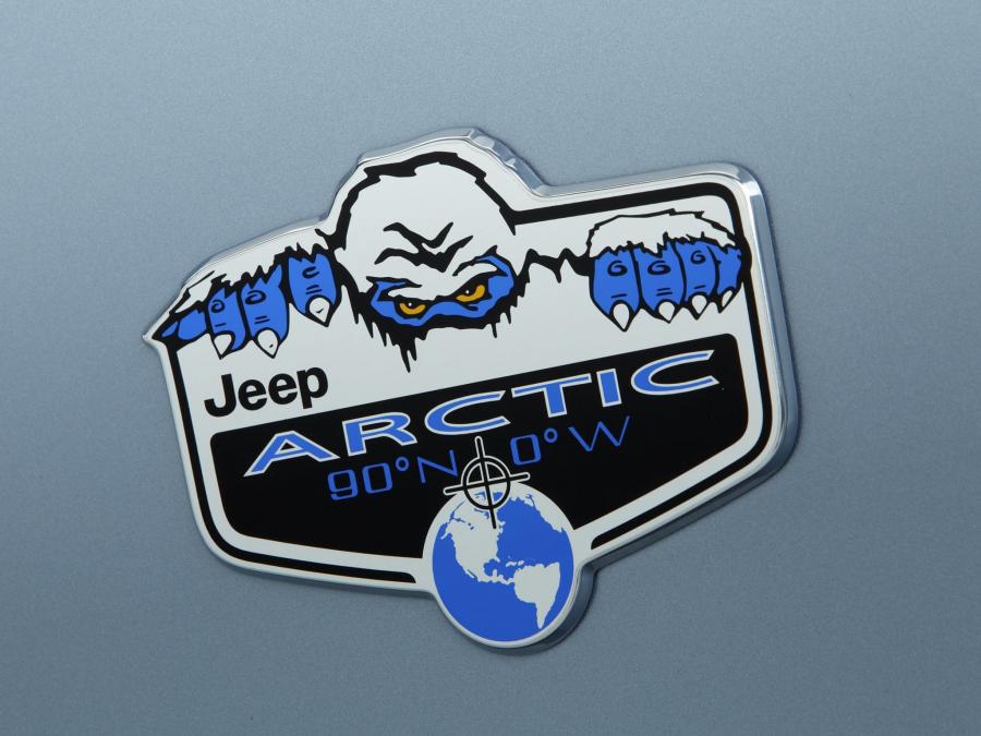  Jeep Wrangler Unlimited Arctic 2012 года  (фото 8 из 35)